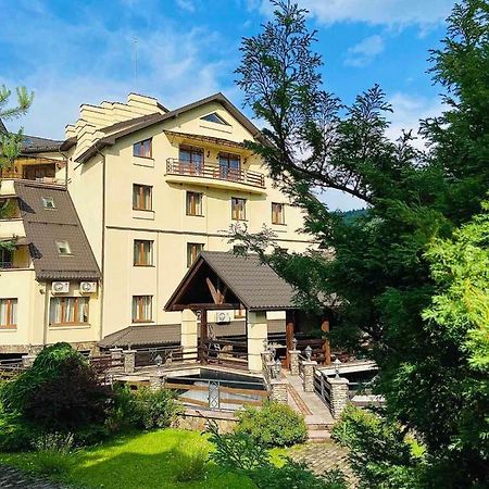 Gerdan Hotel Jaremtje Exteriör bild