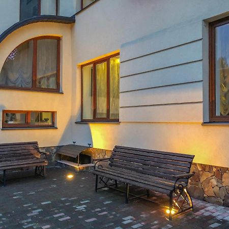 Gerdan Hotel Jaremtje Exteriör bild