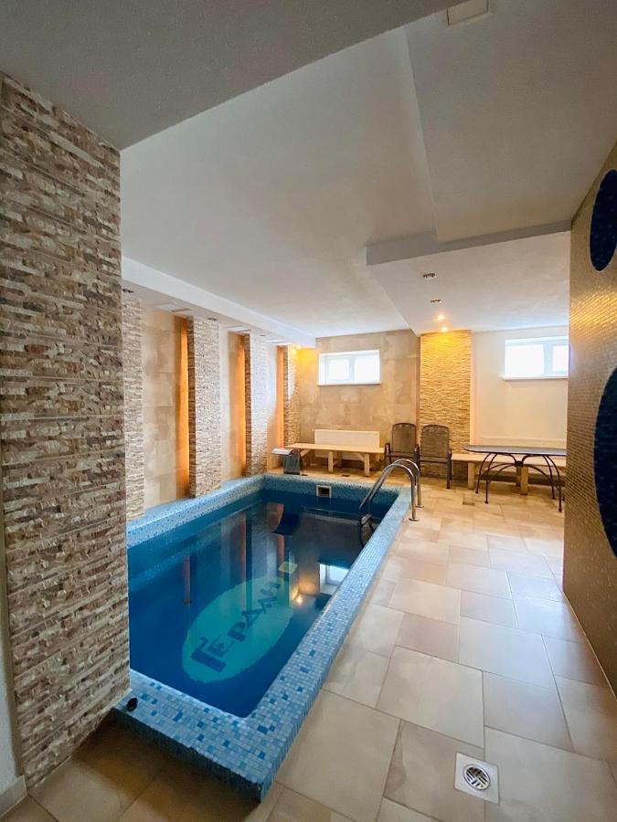 Gerdan Hotel Jaremtje Exteriör bild