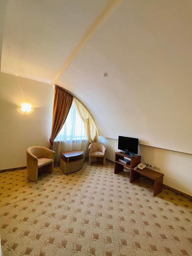 Gerdan Hotel Jaremtje Exteriör bild