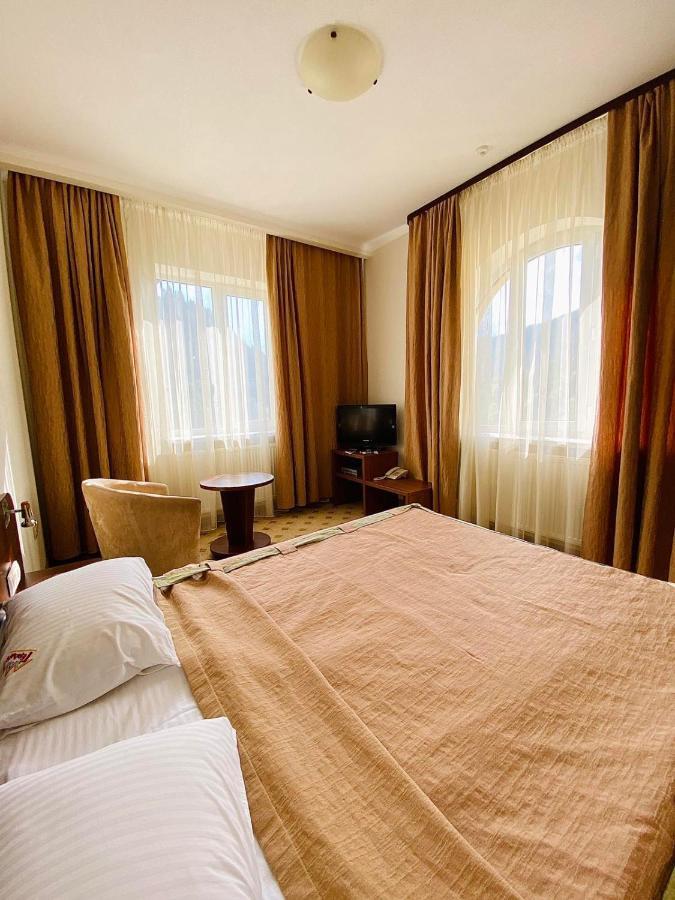 Gerdan Hotel Jaremtje Exteriör bild