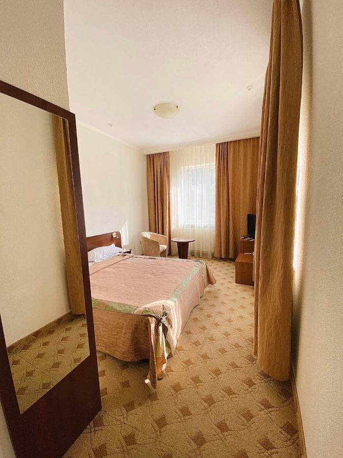 Gerdan Hotel Jaremtje Exteriör bild