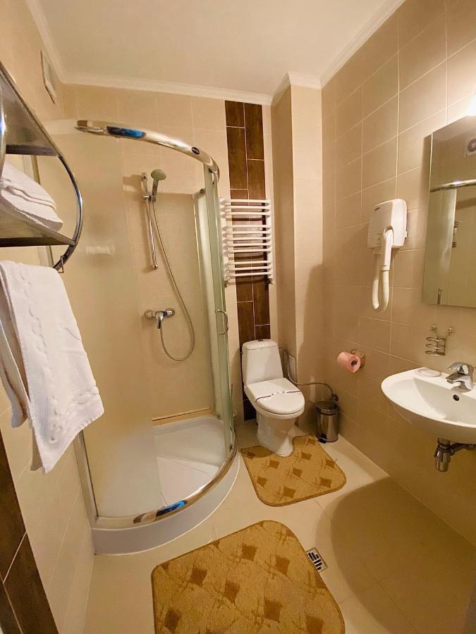 Gerdan Hotel Jaremtje Exteriör bild