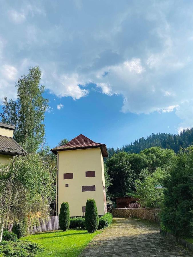 Gerdan Hotel Jaremtje Exteriör bild