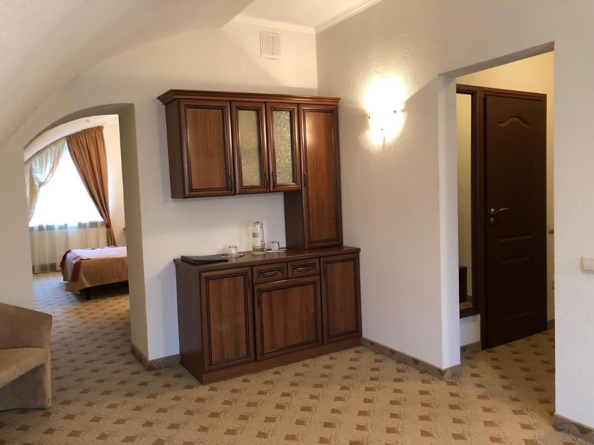 Gerdan Hotel Jaremtje Exteriör bild